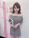 斜肩格紋上衣