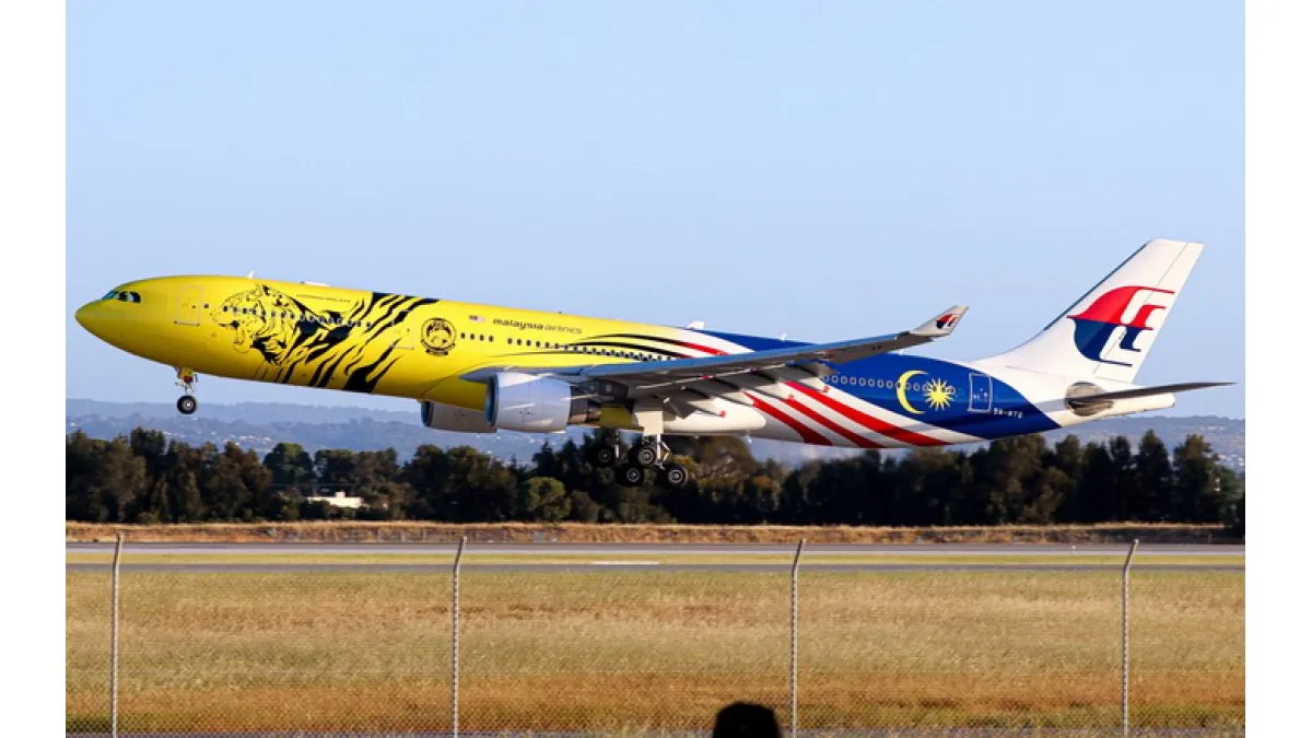 Phoenix 1 400 馬來西亞航空malaysia Airlines A330 300 9m Mtg 馬來西亞國家足球隊