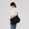 Leathery－NYLON BUCKET CROSS-BAG [BLACK]：尼龍斜背包