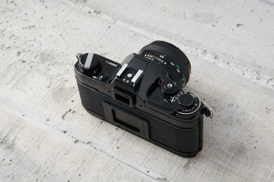 Canon AE-1 Body + FD 50mm f/1.8 MF SLR 黑機單眼底片相機