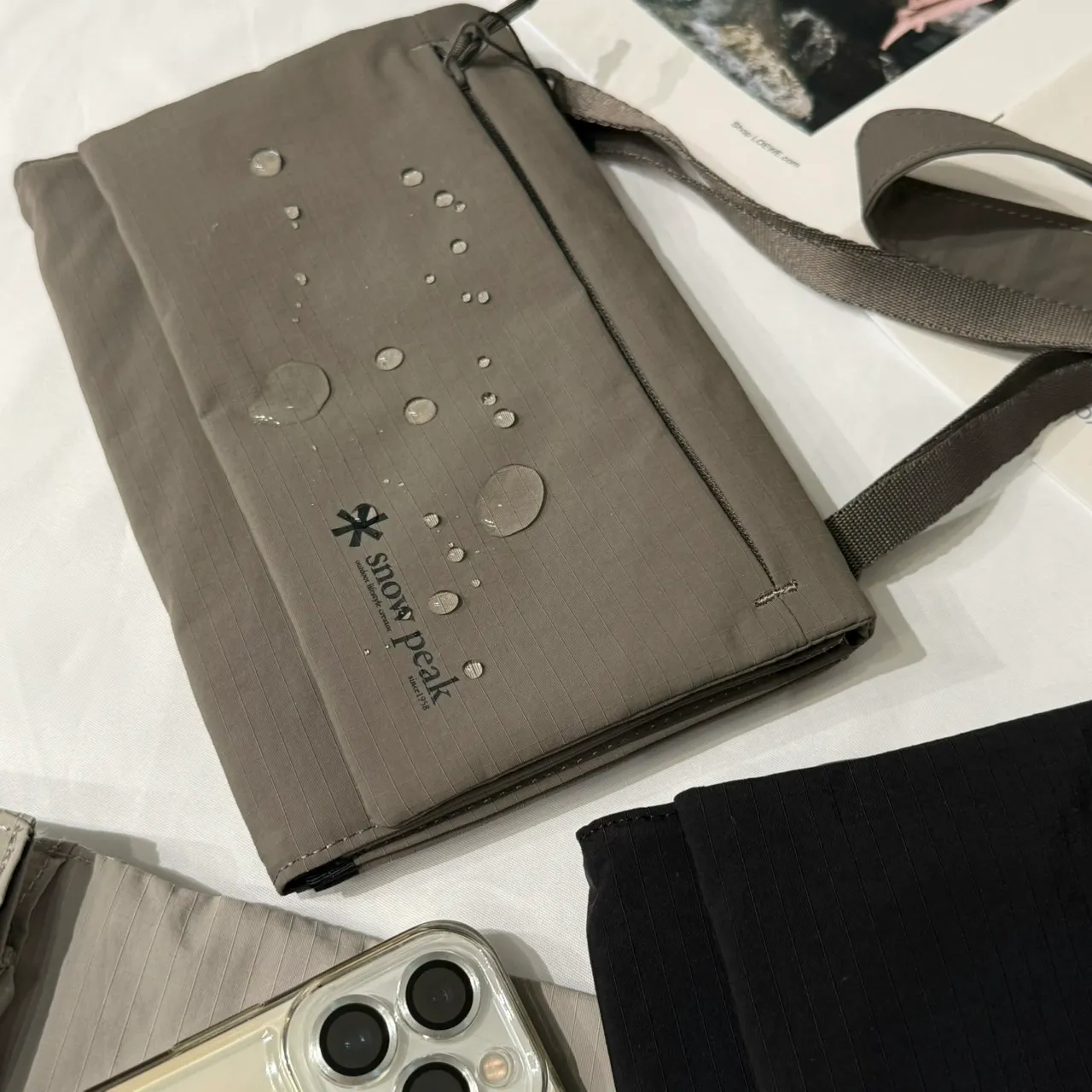 snow peak Dual Tech トラベルスリム クロスバッグ 3colors snow peak Dual Tech トラベルスリム クロスバッグ 3colors
