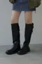 交叉釦環圓頭靴