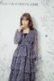 紫色小花柄 Ｖ領收腰層疊雪紡洋裝_(XS~L)