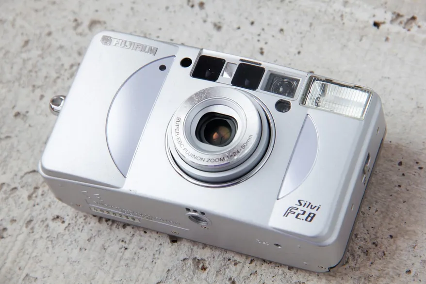 Fujifilm Silvi F2.8 24-50mm 銀底片傻瓜相機月光機始祖