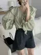【預購】正韓 荷葉混邊大翻領優雅上衣