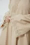 法式氛圍 網紗刺繡蕾絲滾邊洋裝(2色:卡其)