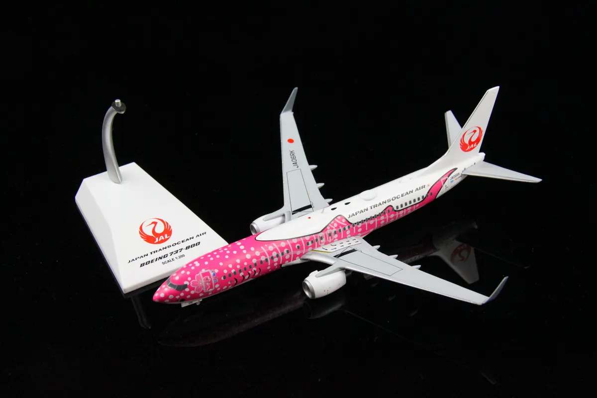 JC Wings 1/200 日本越洋航空JTA B737-800 JA06RK <櫻花鯨鯊>