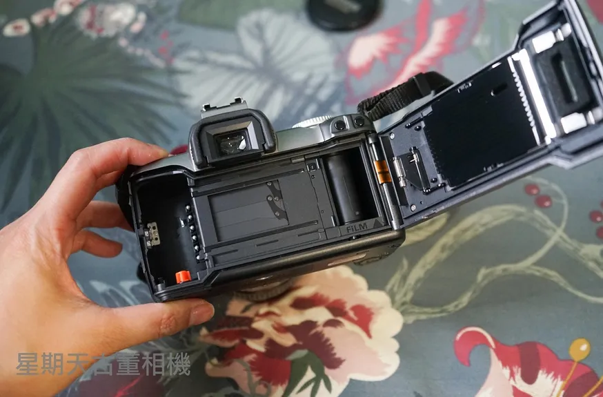 EOS Kiss 7 欧州版 + EF 28-80mm + Autoboy105 Canon DSLR Camera EOS Kiss X7 - Body Only (IL/RT6-18109-EOS-KISS