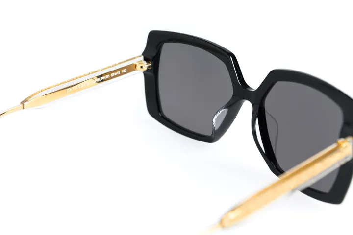 HEPBURN-01