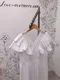 雙層荷葉拼接 摟空蕾絲洋裝＿（2色：白）