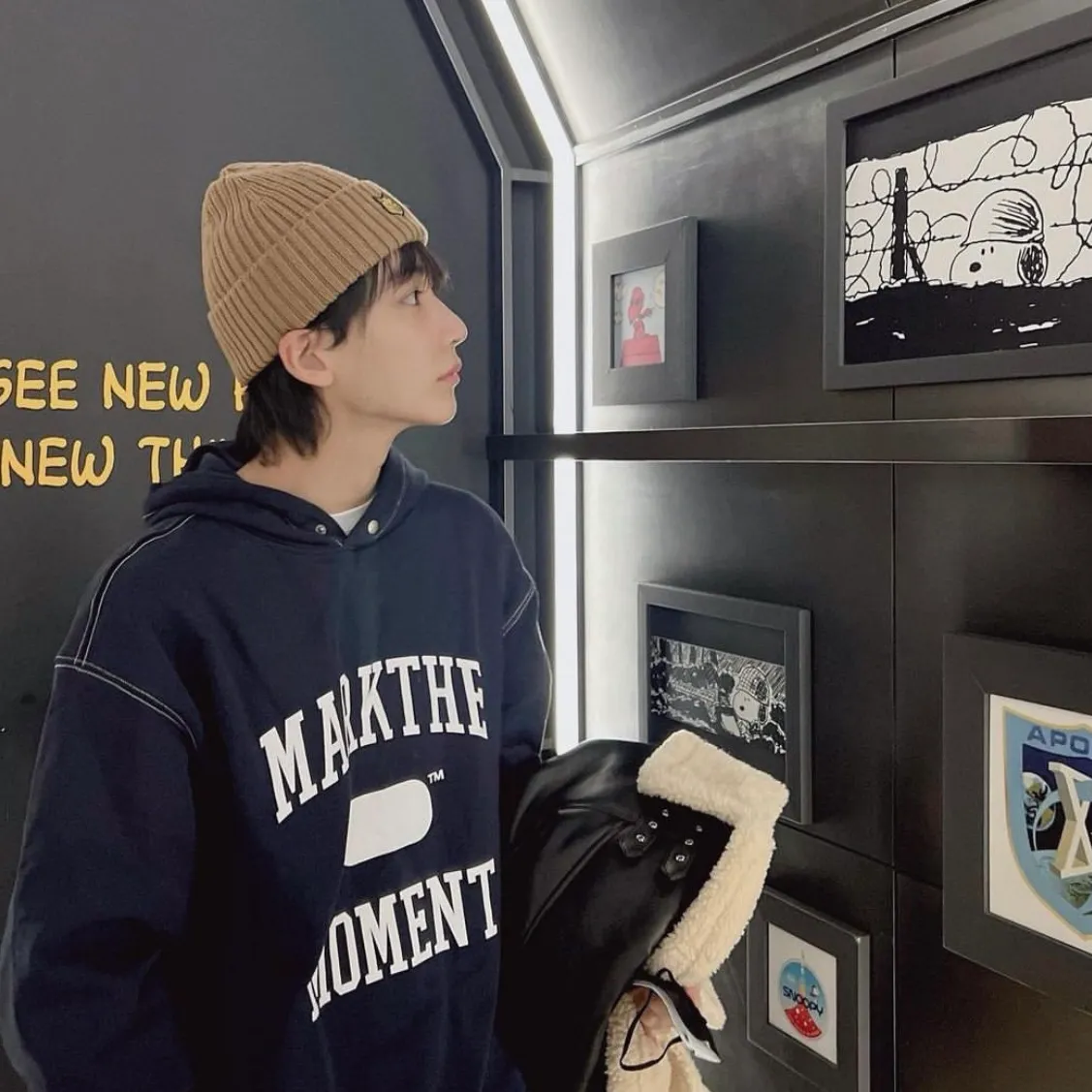 MARKM☆ジョンハン/MARK THE MOMENT SLOGAN STITCH POINT HOODIE MARKM THE MOMENT SLOGAN STITCH POINT HOODIE SEVENTEEN 淨漢同款