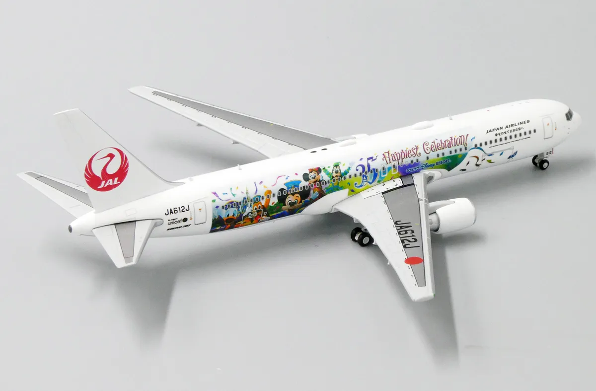 JAL 767-300ER Disney FANTASIA 1:200 - 航空機