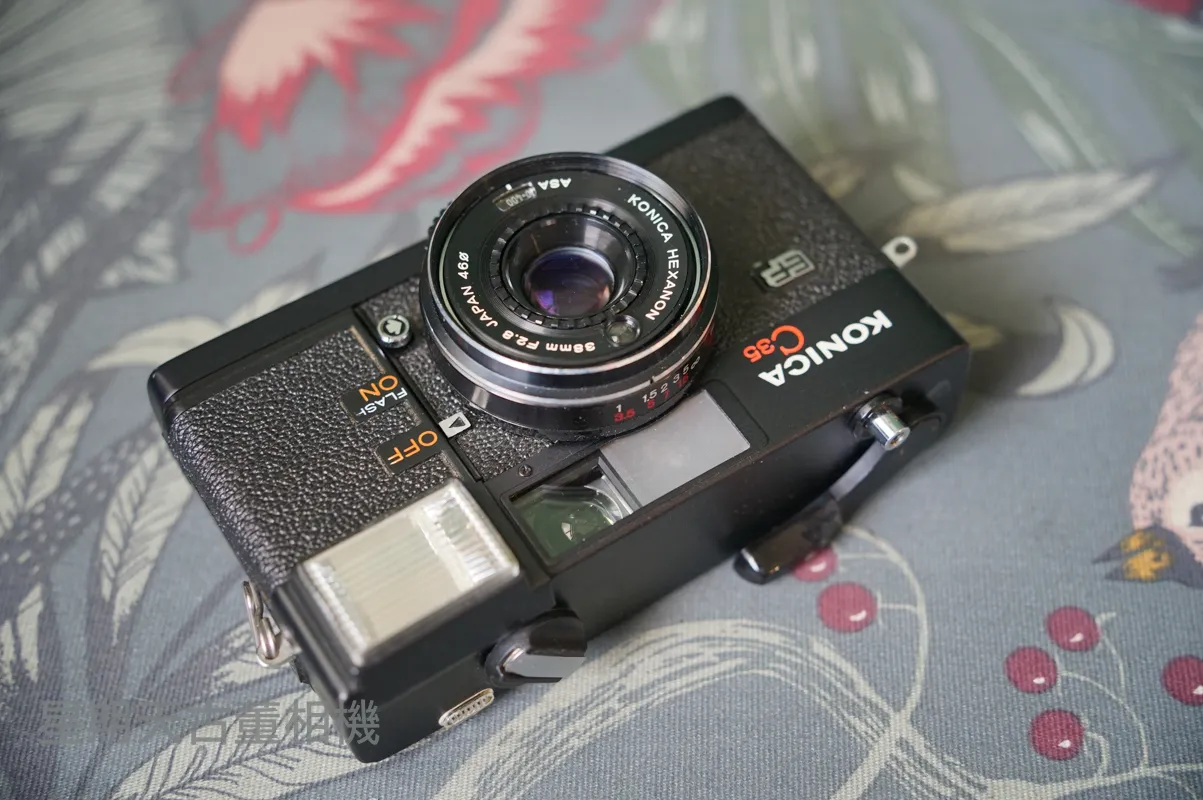 【整備済　並品】Konica C35 EF 38mm f/2.8 フラッシュ不良 KONICA C35 EF / HEXANON 38mm F2.8 ネガフィルム付 コニカ