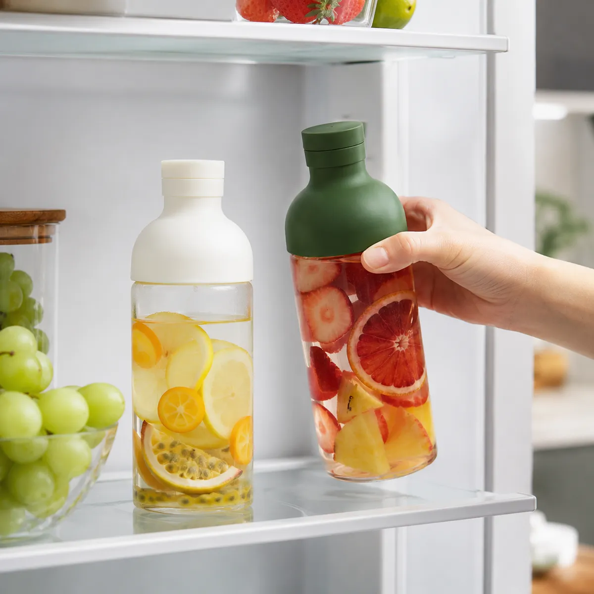 FRUITEA 450ml 透明玻璃冷萃瓶；清洗時將瓶身、杯蓋與濾芯分開處理。
