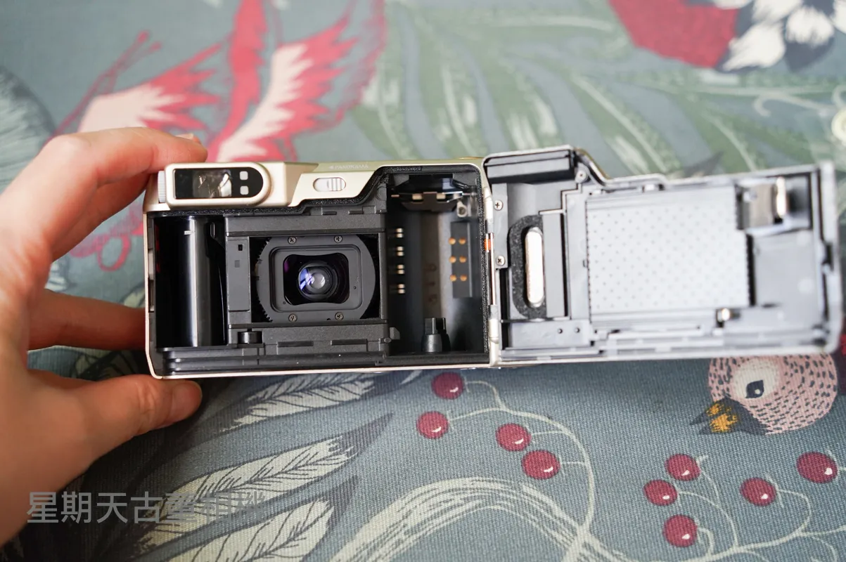 NIKON Lite Touch zoom 120ED QD PANORAMA 底片傻瓜相機