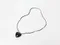 LINENNE－black heart necklace (black)：壓克力愛心項鍊