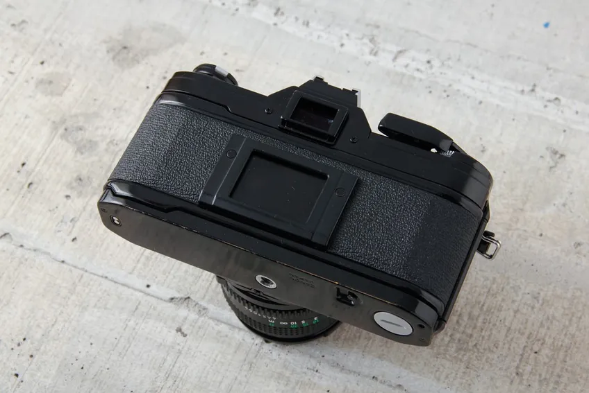 Canon AE-1 Body + FD 50mm f/1.8 MF SLR 黑機單眼底片相機