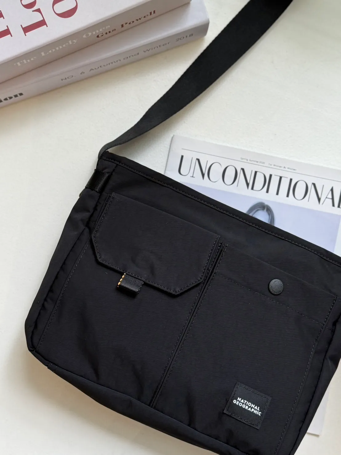 ◆NATIONAL GEOGRAPHIC◆ N255ACR750 Adelie wide cross bag BLA ADELIE WIDE CROSS BAG- BLACK – National Geographic Apparel