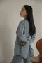 弧形壓線丹寧襯衫