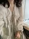 LINENNE－salty blouse (beige)：蕾絲皺褶造型罩衫