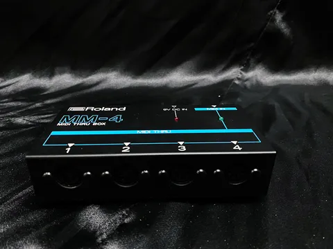 福利品】Roland MIDI Thru Box MM-4 分配器
