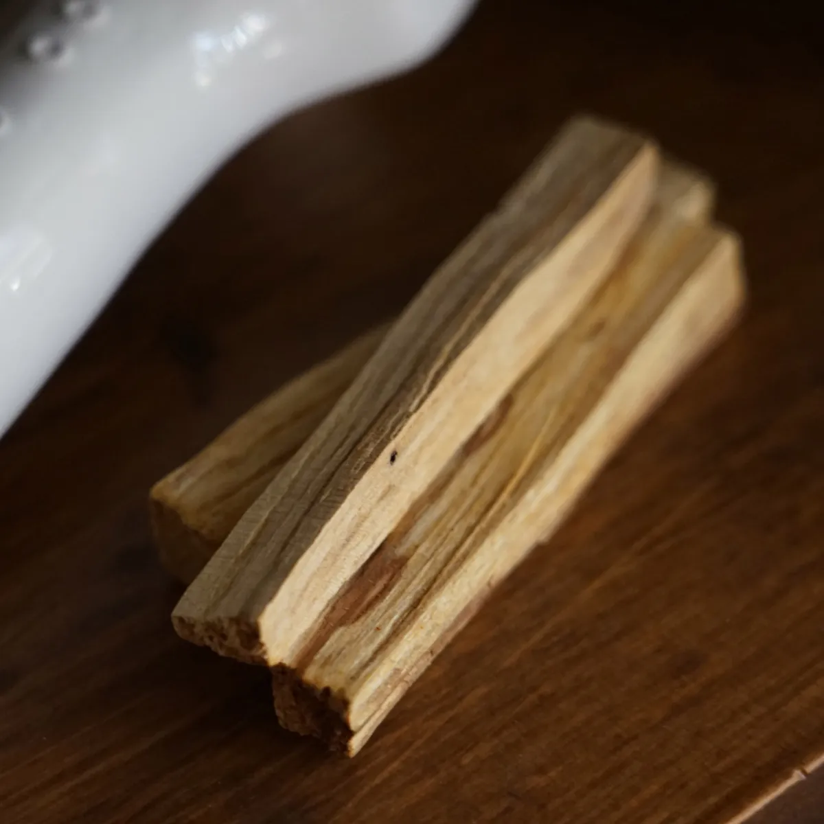 九折優惠NEIGHBORHOOD 22AW BONE PALO SANTO HOLDER . CE 骨頭聖木香盤