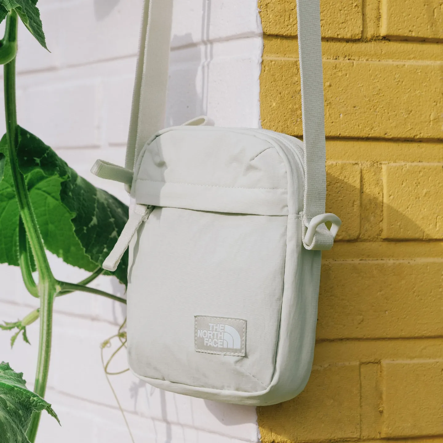 ★THE NORTH FACE★ Travel Cross Bag Small NN2PQ13B THE NORTH FACE TRAVEL CROSS BAG S 側背小包NN2PQ13