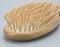 日本RIVER SILKY抗靜電Naturalist天然木針按摩氣墊美髮梳子No.7151(適一般髮量;128根圓頭齒梳;附掛繩)圓型板梳