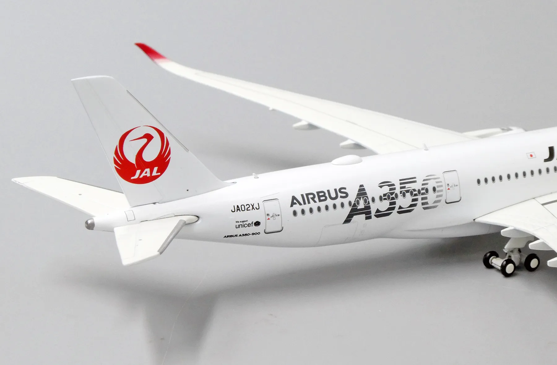 JC Wings 1/400 日本航空JAL A350-900 JA02XJ <銀色>