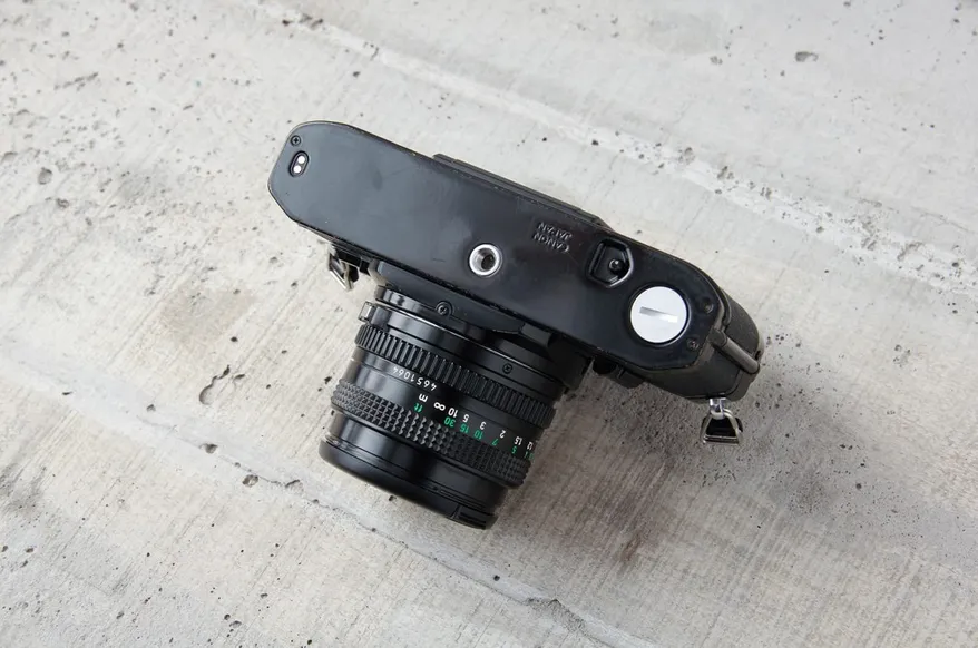 Canon AE-1 Body + FD 50mm f/1.8 MF SLR 黑機單眼底片相機
