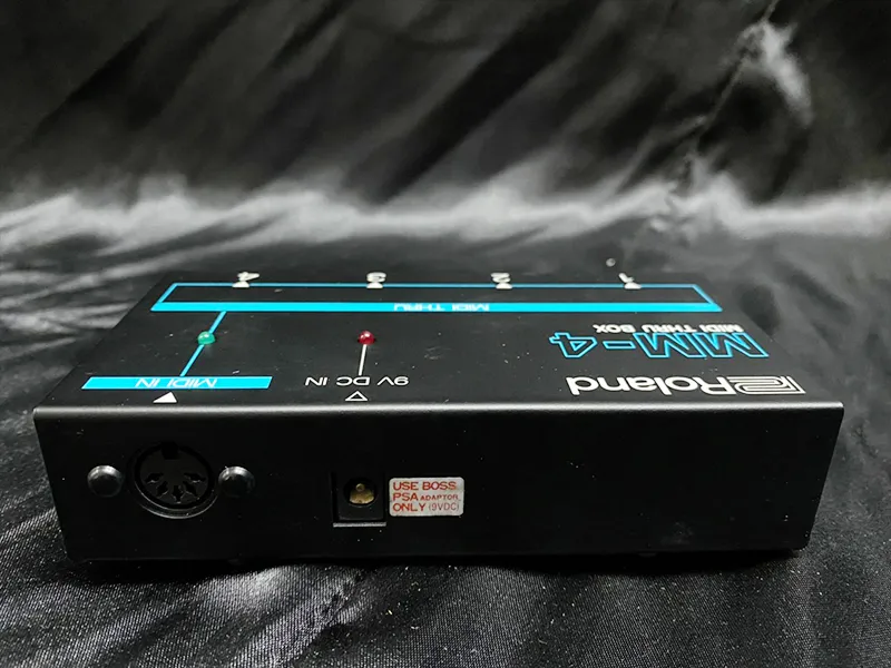 福利品】Roland MIDI Thru Box MM-4 分配器