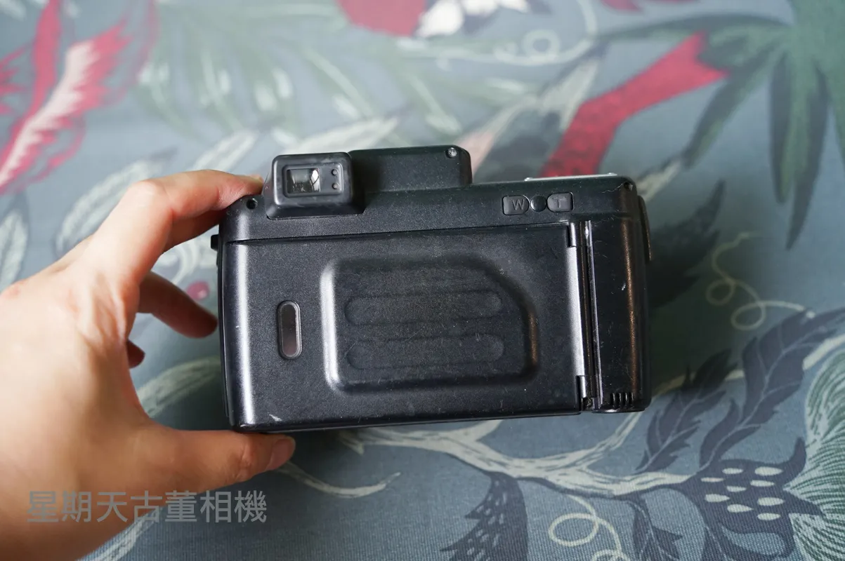 Konica 現場監督zoom 28mm-56mm 底片傻瓜相機三防機
