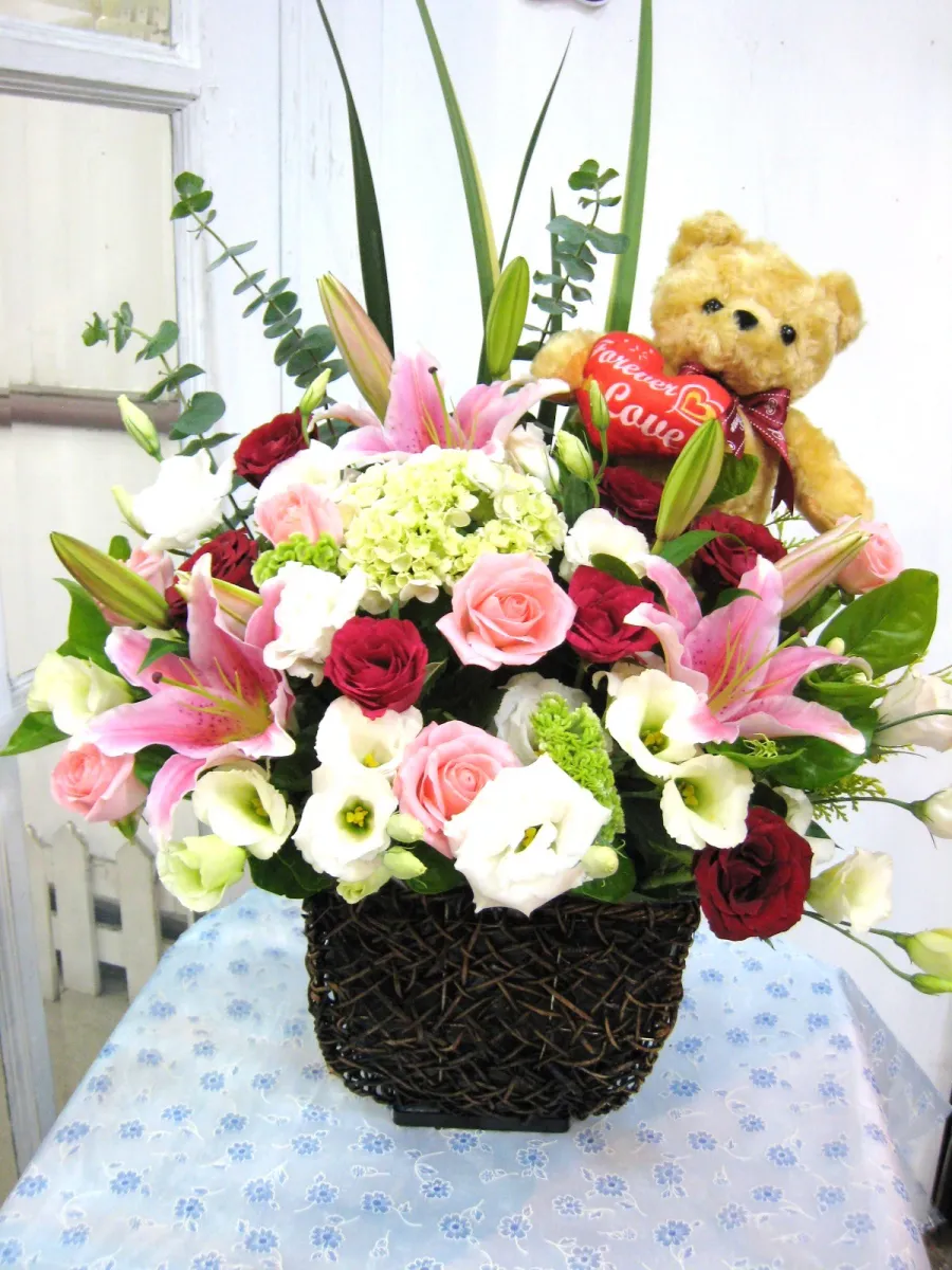 平安喜樂 淡水花店 花店 宅配送花 新北市花店 台北市花店 竹圍花店 五股花店 三重花店 新莊花店 蘆洲花店 訂花 送花 小熊 大台北送花 臺北市送花 新北市送花 線上購花 羅傑花苑