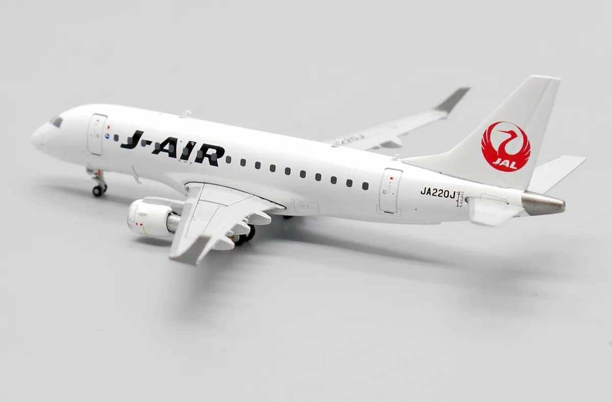 [新品] 1:200 J-AIR ERJ190模型・プラモデル