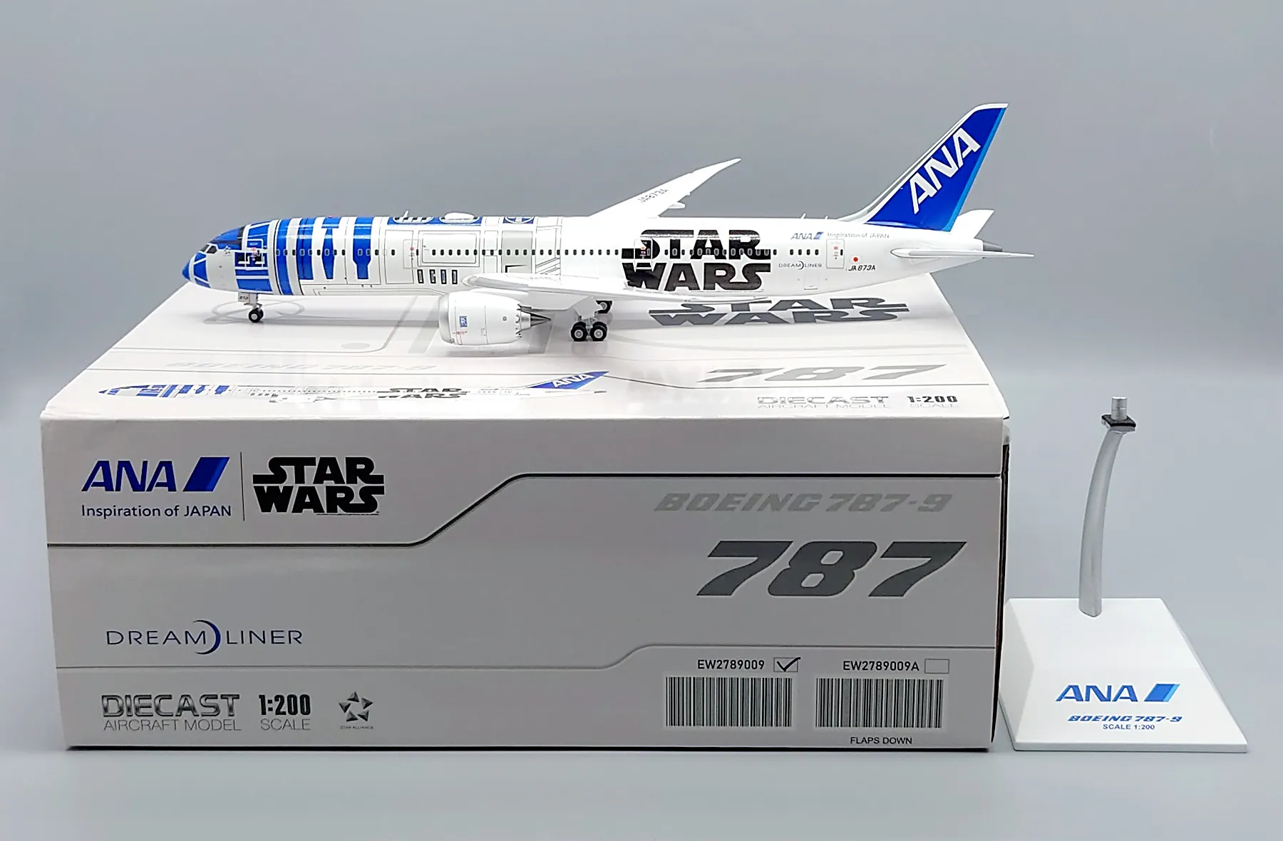 模型・プラモデル ANA 787-9 スターウォーズ R2-D2 全日空 JA873A ph