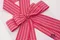 條界印記蝴蝶結(K1750-271/Lined Impression Bow)｜紅色｜格紋｜編織｜裝飾｜緞帶用途｜雙色｜節慶